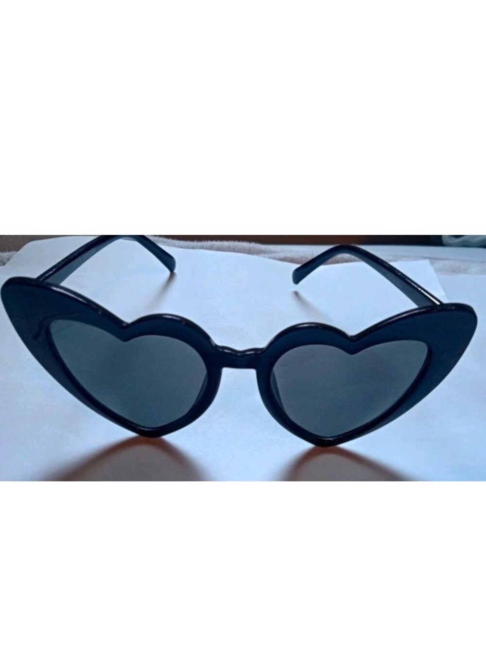 Women's Heart Sunglasses Black Plastic Frame Gray Tinted Lenses 100% UV